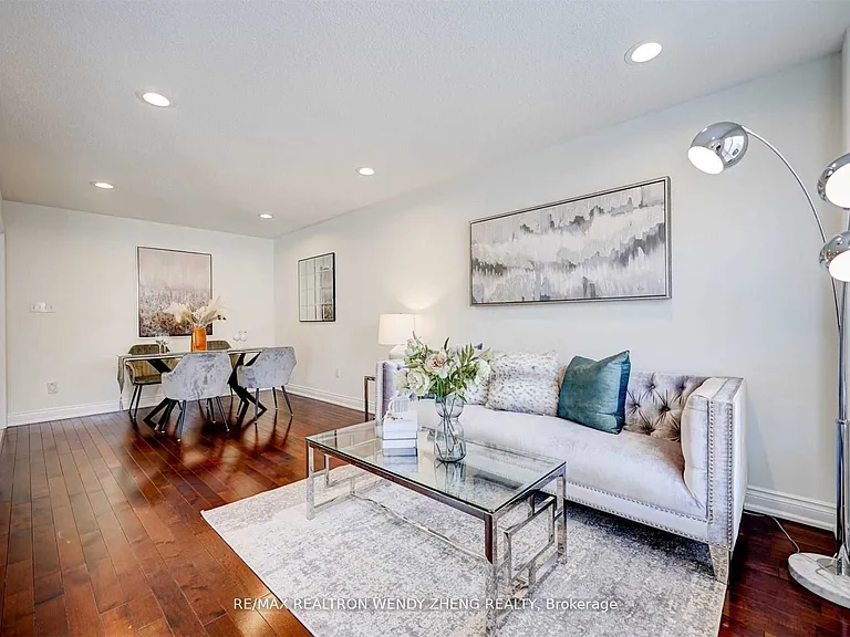 60 Warren Bradley St — Photo 9