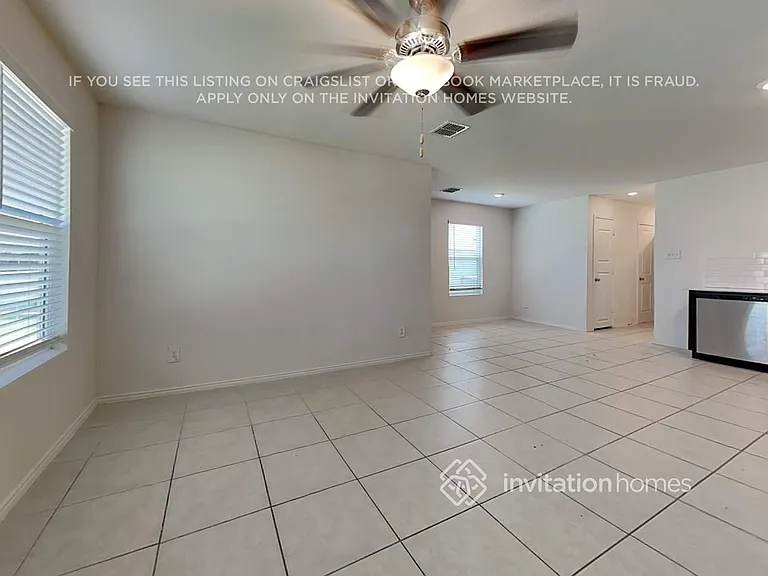 3018 Wallace Wells Ct — Photo 4