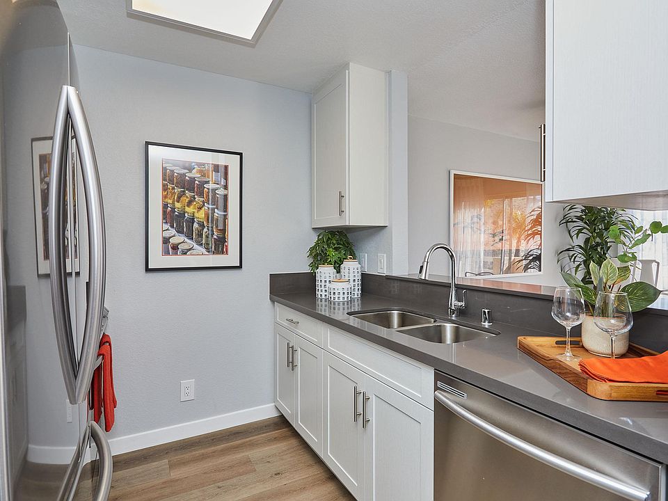 1st image of 28923 N Prairie Ln #T20-101