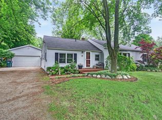116 Porter Rd, Norton Shores, MI 49441