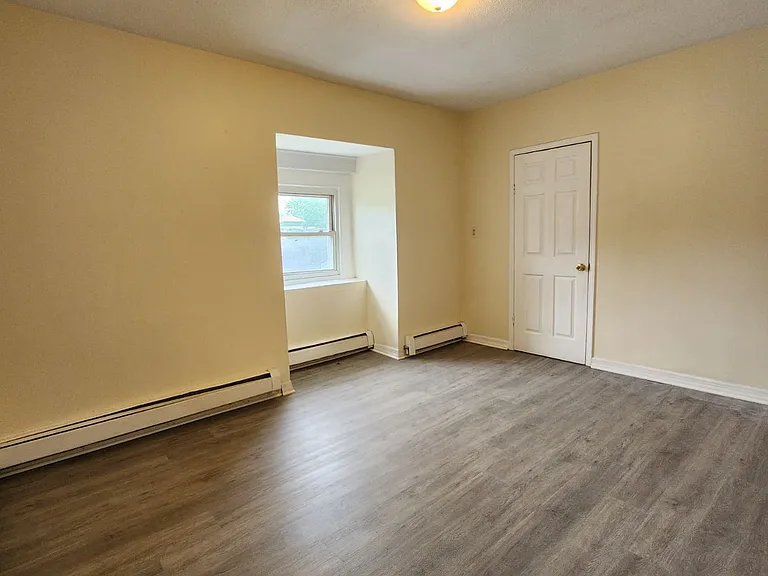 431 Madison Ave #3 — Photo 8