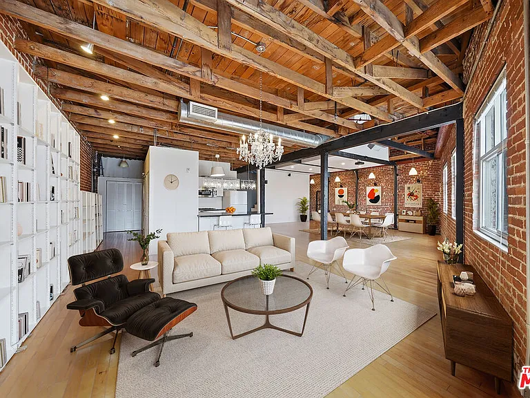 500 Molino St #315 — Photo 10