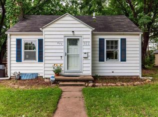 922 SW Randolph Ave, Topeka, KS 66606