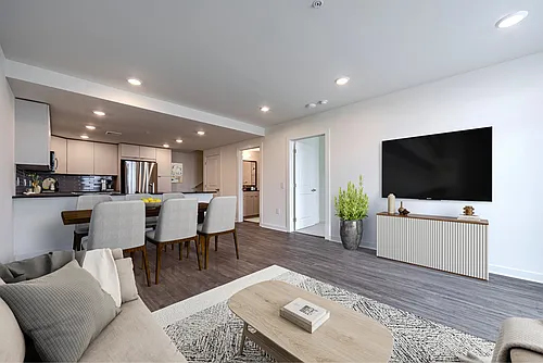 503-29 N Columbus Blvd #TOWNHOUSE Photo 1