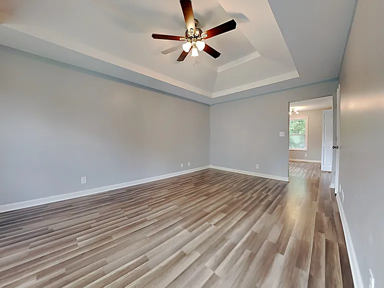 757 Spees Dr — Photo 4