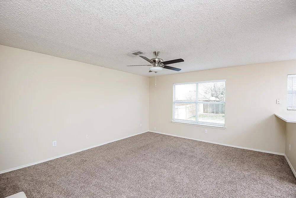 3 bed, 2.5 bath, 1513 sqft, $1,975 — Photo 4