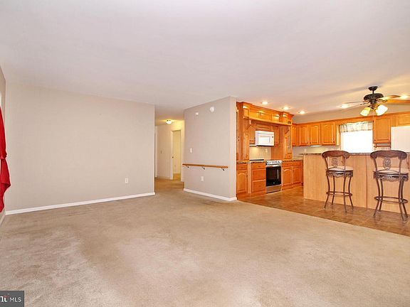5th image of 9 Millard Dr