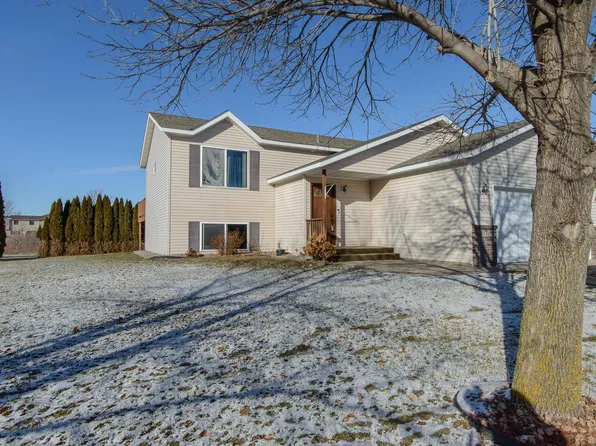 931 Sierra Ln, Saint Cloud, MN 56303