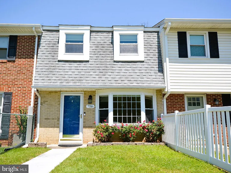 7316 E Springbrook Ct — Photo 1