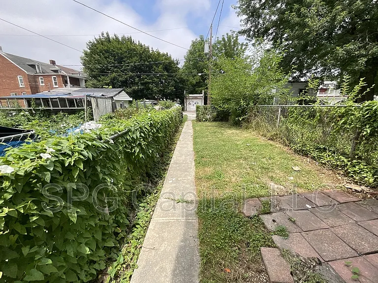 659 W College Ave — Photo 9