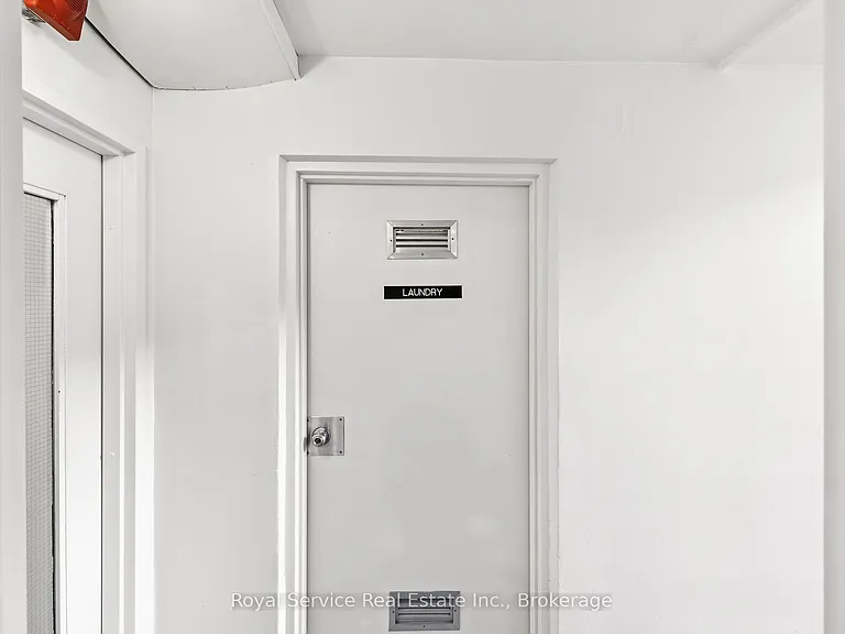 118 Perry St #19 — Photo 23