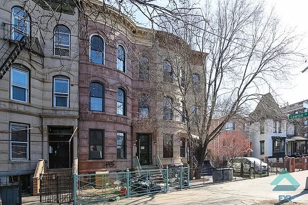 Rented by EXR | media 37