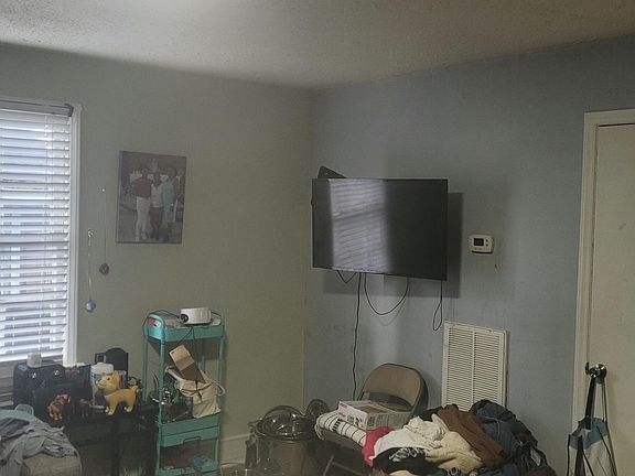 2nd image of 217 Heck St