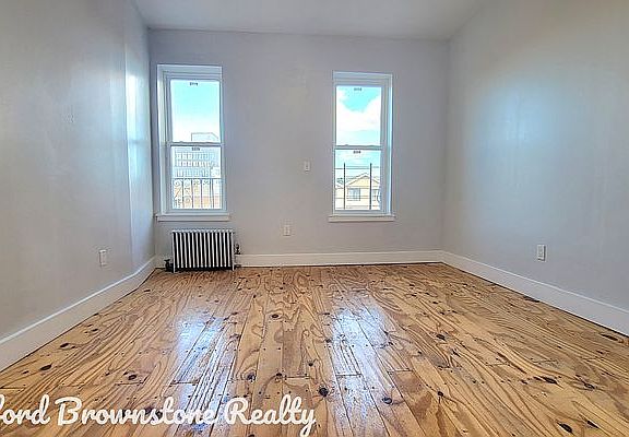 4th image of 1922 Pacific St Floor 3