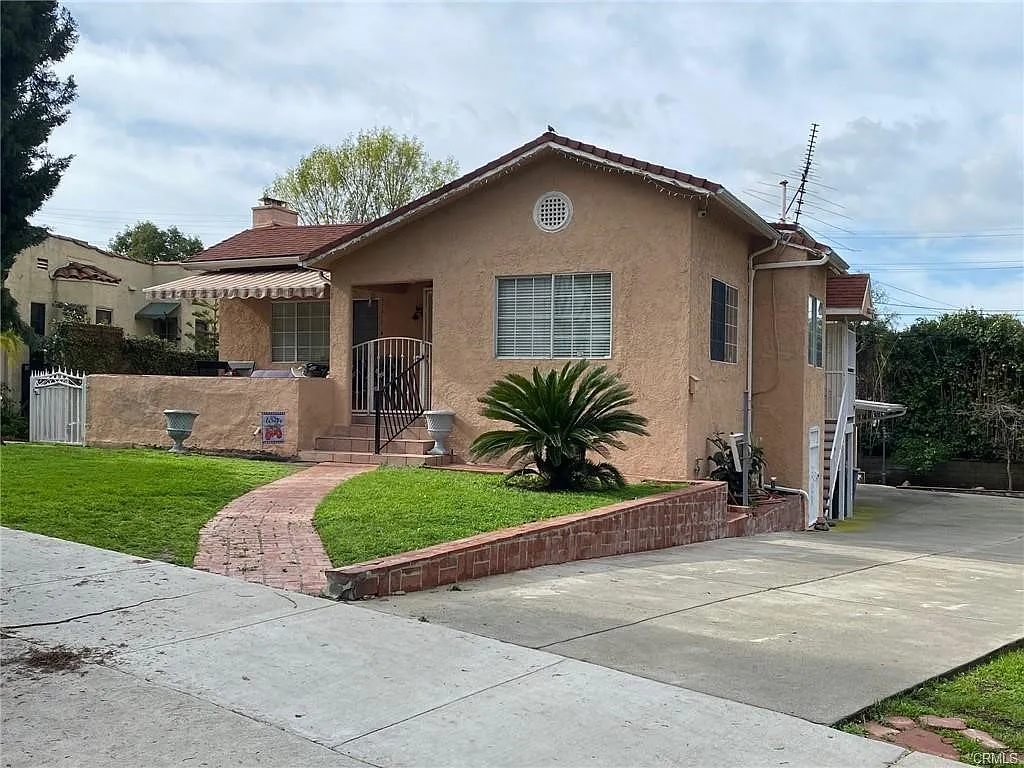 2 bed, 620 sqft, $2,675 — Photo 1