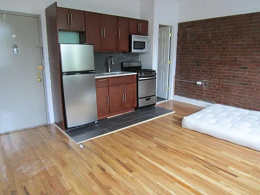 Rented by Evergreen Apartments BK | media 7