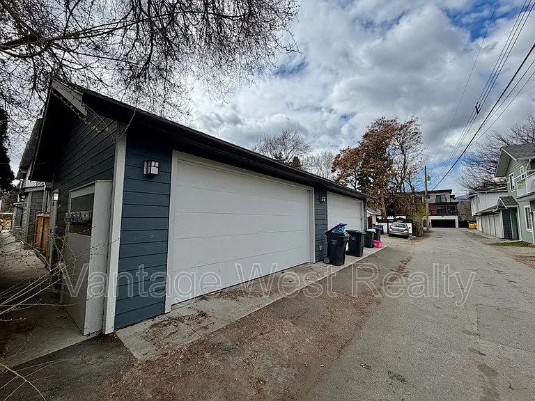 756 Glenwood Ave #2 — Photo 32