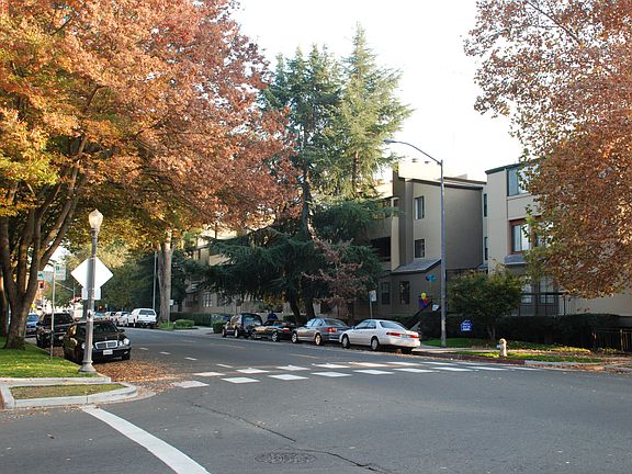 3rd image of 1822 K St Unit L2