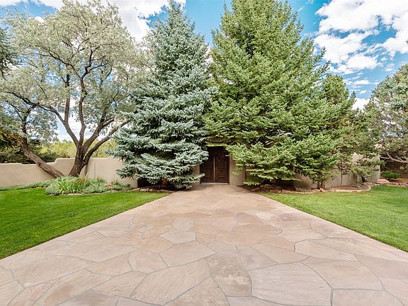 5th image of 25 Windridge Cir