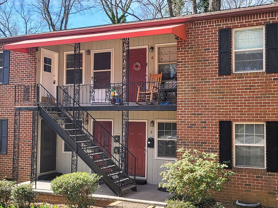 __Luxurious Upper-Level End Unit Condo for Rent!_