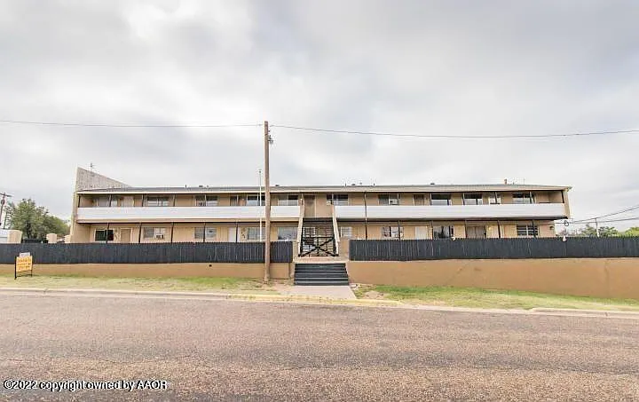 700 S McGee St #104