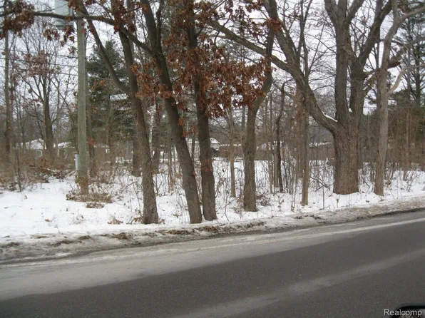 0 Oakguard Ct, White Lake, MI 48383
