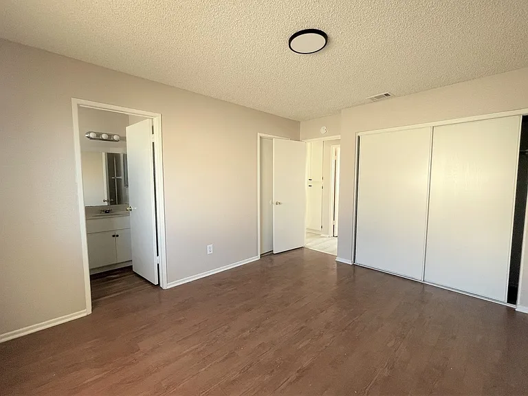 8712 California City Blvd #1-6 — Photo 11