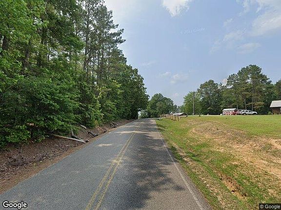 Exterior Neighborhood (street photo)