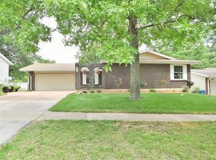 334 New Ballwin Rd, Ballwin, MO 63021