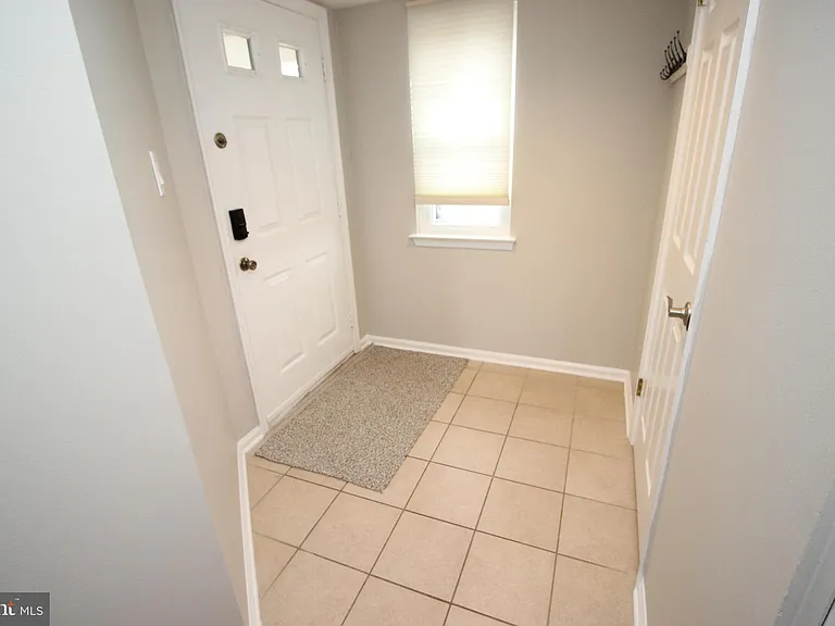 29 Van Horn Pl — Photo 9