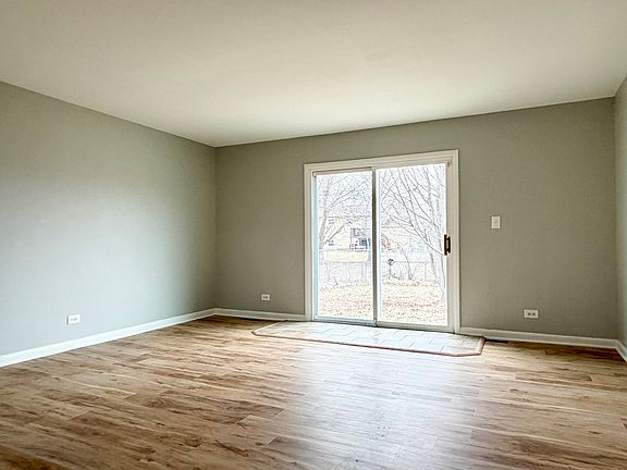 5th image of 17690 Arlington Dr