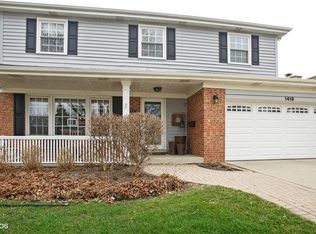 1419 N Walnut Ave, Arlington Heights, IL 60004