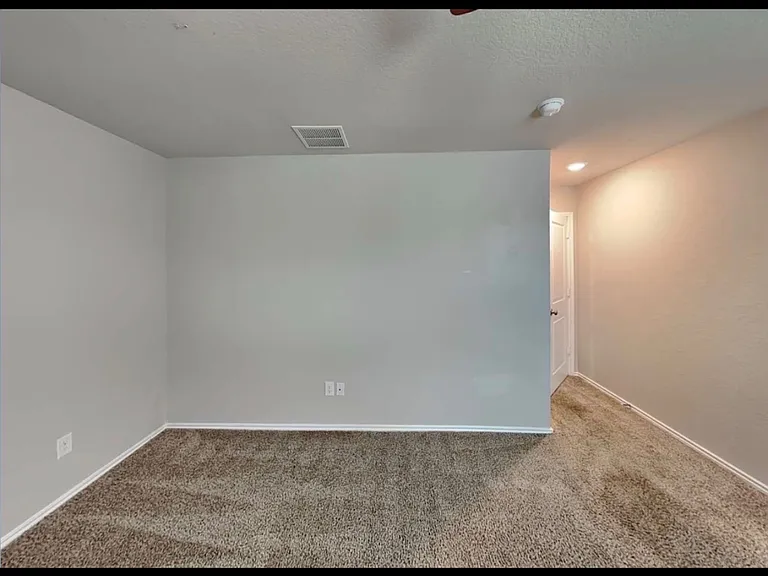 1408 Meadowlark Dr — Photo 7