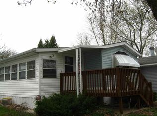 110 Falling Creek Cir, Janesville, WI 53548