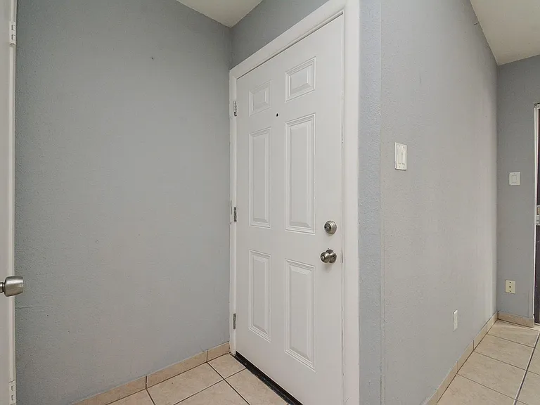 9009 Richmond Ave #411 — Photo 3