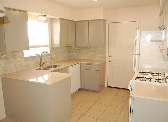 3rd image of 8706 Clarewood Dr