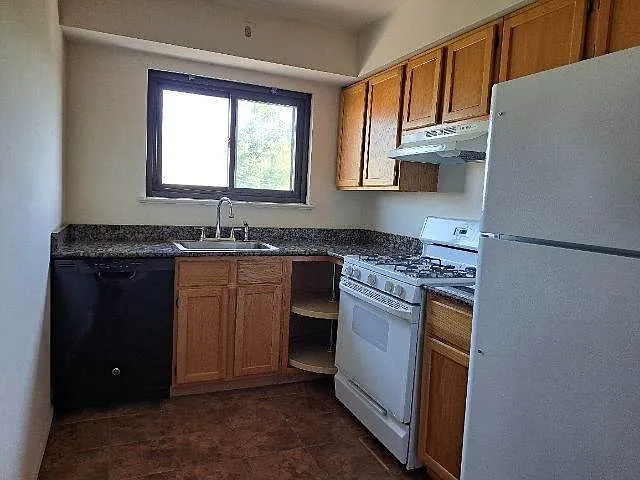 30 Passaic Ave #6B — Photo 3