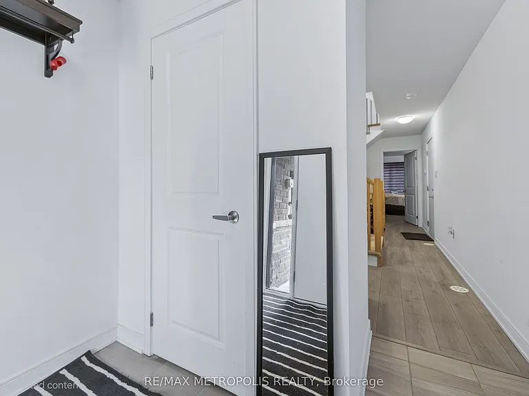 132 Blue Forest Cres — Photo 6