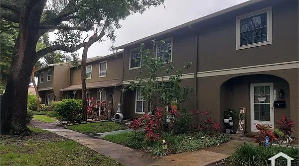 3 bed, $2,400 — Photo 1
