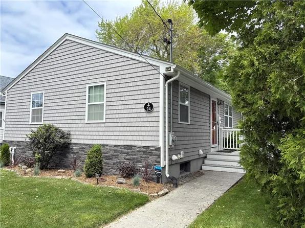24 Southmayd St, Newport, RI 02840
