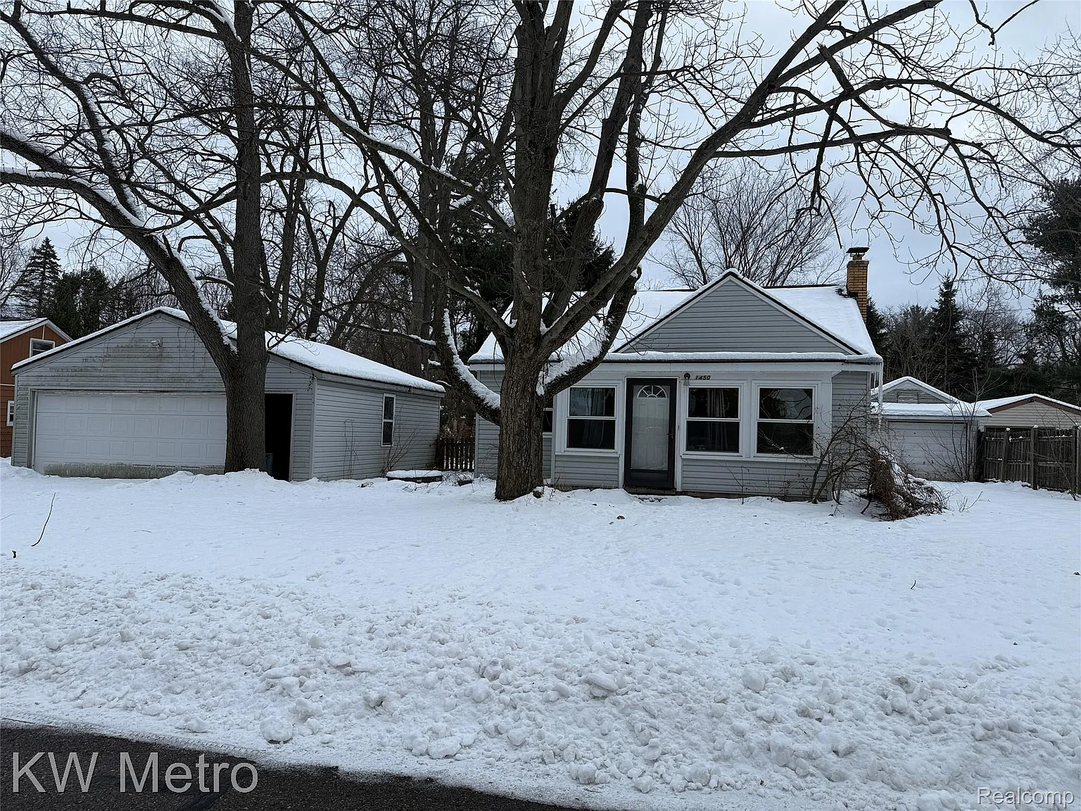 1450 Flamingo photo 1