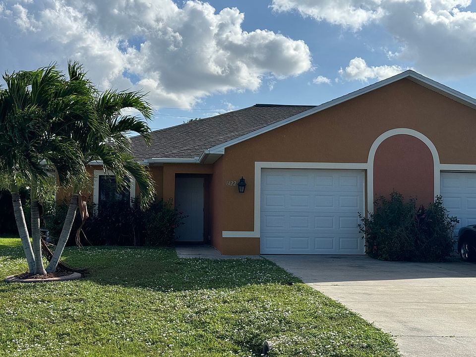1st image of 1422 SW 47th Ter