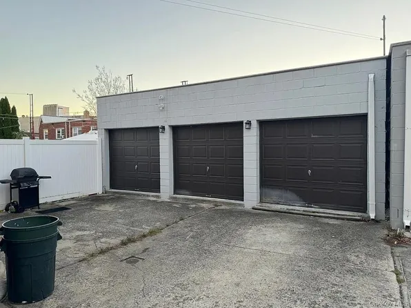 6858 76th Street, Middle Village, NY 11379