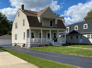 208 S Stewart Ave, Lombard, IL 60148