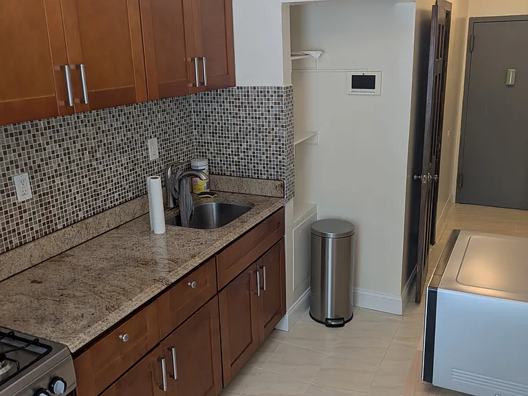 157 4th Ave #3 — Photo 5