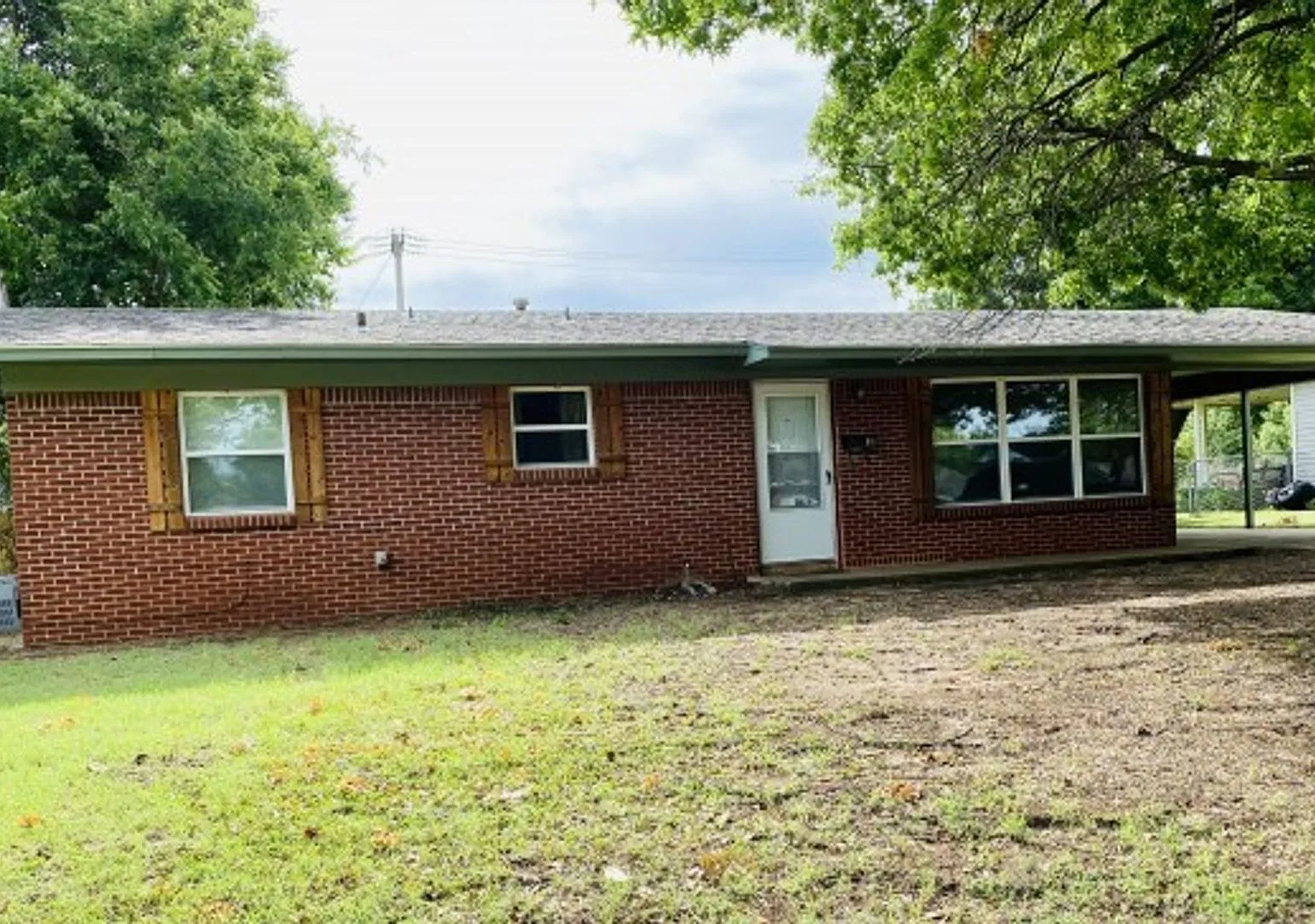 91.1 - 225 S. Benjamin — Photo 1