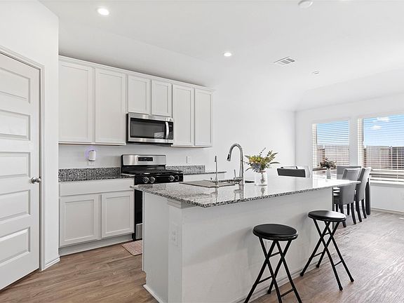 3rd image of 3521 Rockefeller Rd