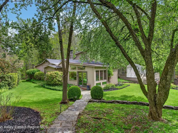 27 Old Wagon Road, Woodstock, NY 12498
