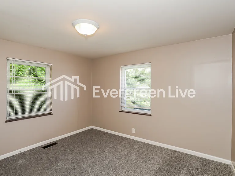 6927 Mearl Ave — Photo 7