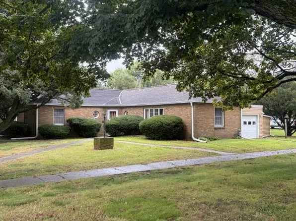 601 15th St, Dallas Center, IA 50063